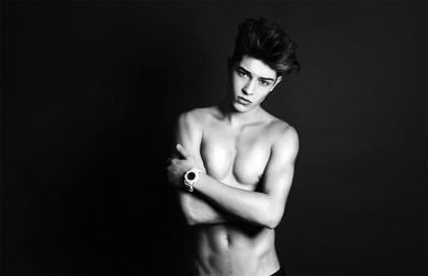 Francisco Lachowski *-*
Wer findet ihn auch hübsch? Francisco Lachowski *-*
Wer findet ihn auch hübsch?
