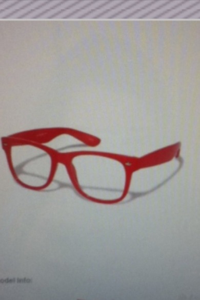 Zu was kann man so eine Brille kombinieren? :) gibt es die irgendwo unter 6€? (bei forever21 kostet sie 6€)