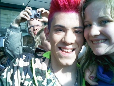 Haha hab ein Foto mit Dani ♥♥♥ Haha hab ein Foto mit Dani ♥♥♥