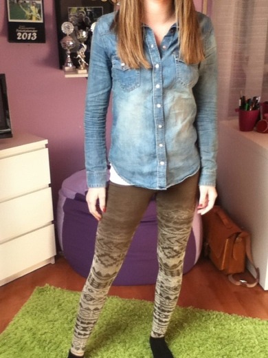 jeanshemd + musterleggins. passt das zusammen und wie gefällt es euch?:)  (ein Teil meiner Shopping Ausbeute vom Freitag) jeanshemd + musterleggins. passt das zusammen und wie gefällt es euch?:)  (ein Teil meiner Shopping Ausbeute vom Freitag)