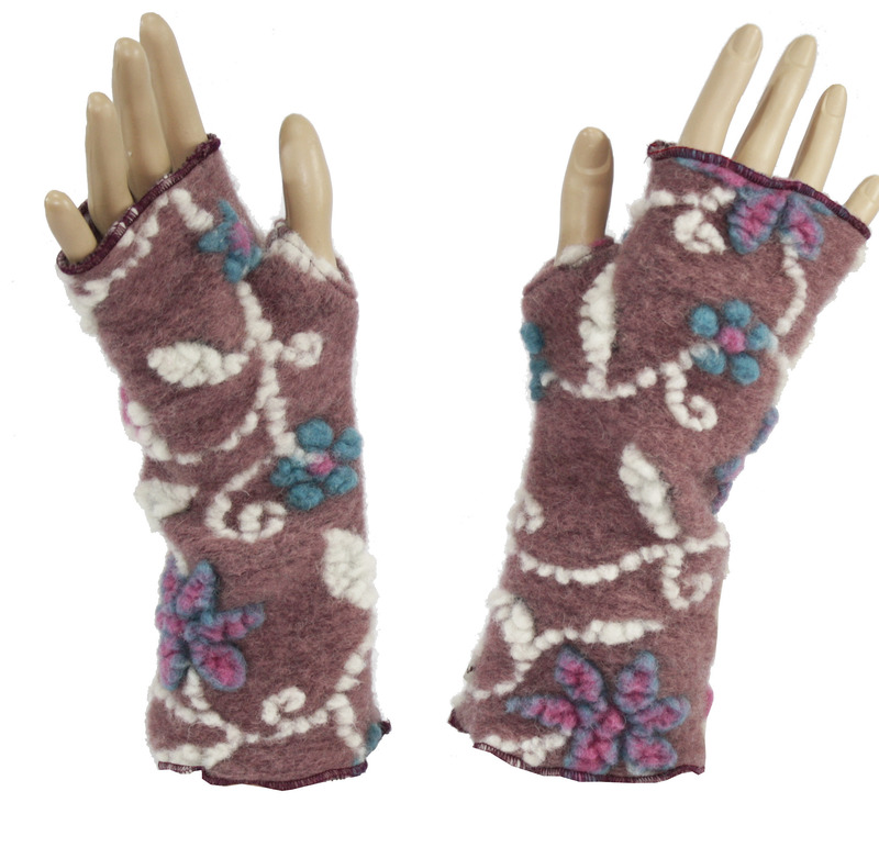 Filz Mütze Schal Handschuhe Set Wolle altrosa Filz Mütze Schal Handschuhe Set Wolle altrosa von klennes