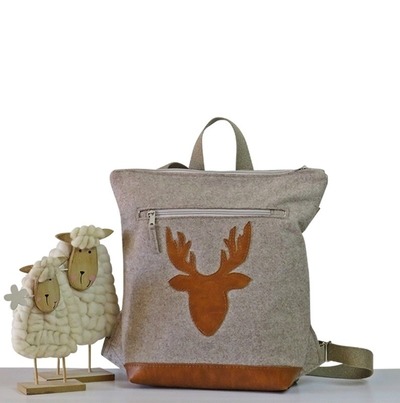 Rucksack Loden ANTON Beige mit Hirsch Applikation von Margritli Country Style