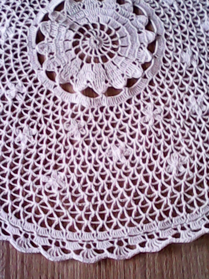 Nostalgisches Häkeldeckchen, 37 cm Durchmesser Nostalgisches Häkeldeckchen, 37 cm Durchmesser von Dreer-1