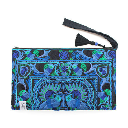 Bestickte Ethno Tasche Hmong Maxi Clutch "Eisprinzessin" von ethnicstyles