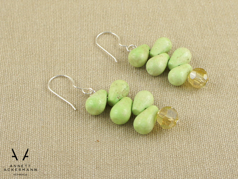 Greenery // Howlite Drop // 2er-Set // Kette & Ohrringe Greenery // Howlite Drop // 2er-Set // Kette & Ohrringe von Ackermann-Schmuck