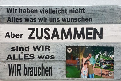 Zusammen sind wir alles was wir brauchen, wünderschöne Wanddeko Holzschild Spruch Dekotafel Sprücheschild Vintage Shabby Zusammen sind wir alles was wir brauchen, wünderschöne Wanddeko Holzschild Spruch Dekotafel Sprücheschild Vintage Shabby von lieberKREUZundQUER