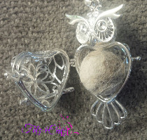 Tierfellschmuckanhänger Eule mit Wunschanhänger Tierfellschmuckanhänger Eule mit Wunschanhänger von Filz4Catz