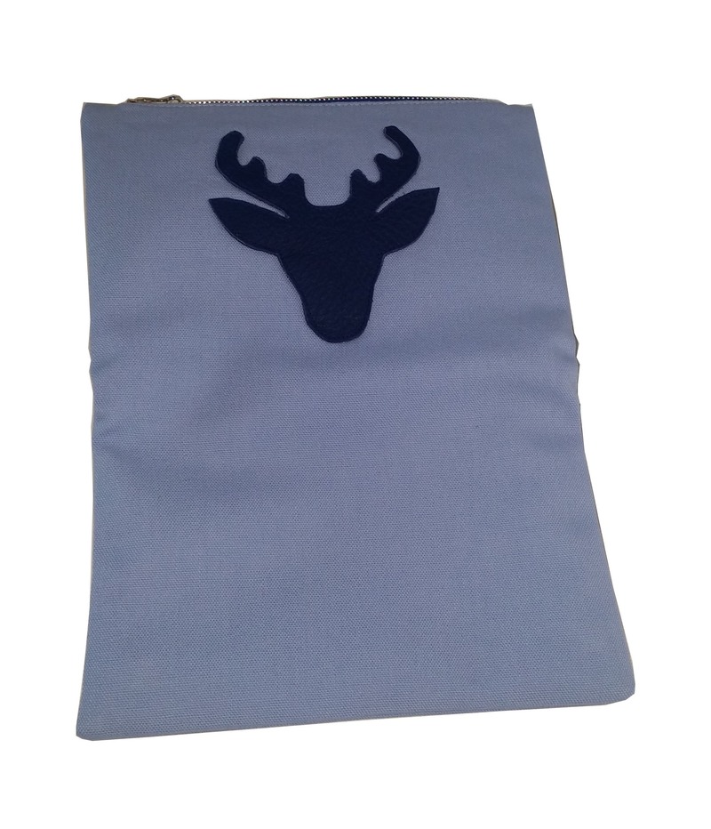 Stoff Doppel Clutch mit Hirschkopfmotiv hellblau Stoff Doppel Clutch mit Hirschkopfmotiv hellblau von Unikats-by-Sabine-Greim