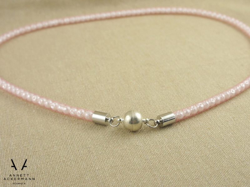 Rose Quartz //Armband & Kette // Perlen im Netzschlauch Rose Quartz //Armband & Kette // Perlen im Netzschlauch von Ackermann-Schmuck