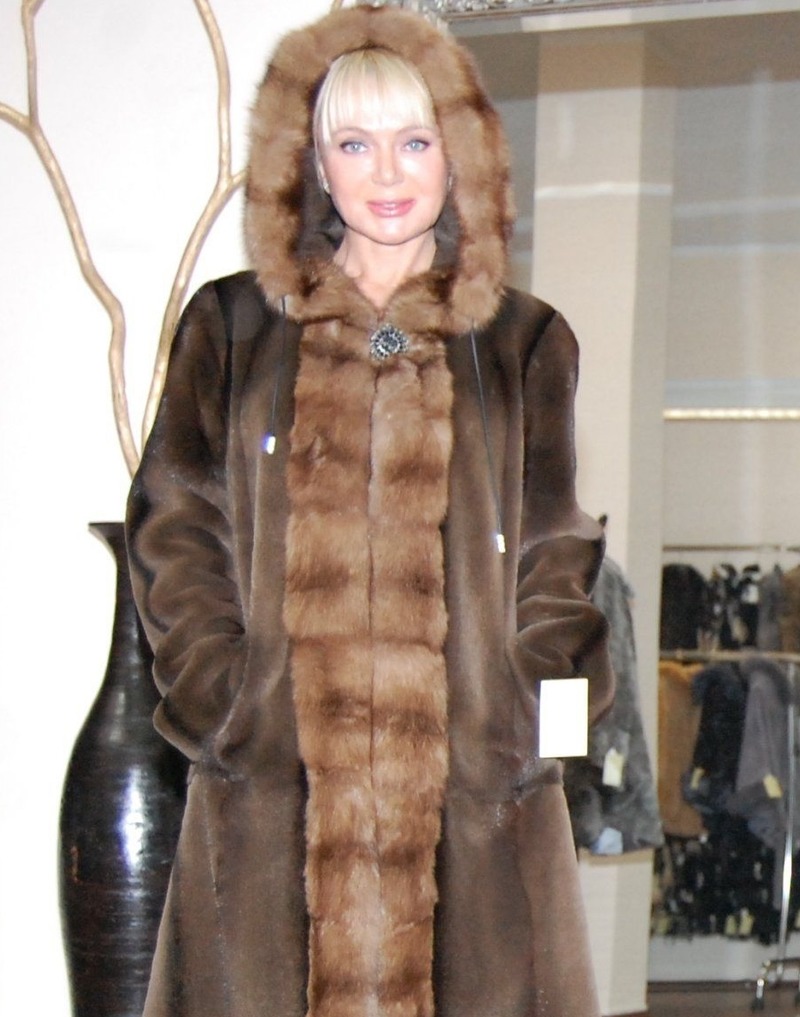 PELZMANTEL-NERZMANTEL-BARGUZIN-ZOBEL-SABLE-NERZ-MINK-HOPKA-PELZ-FUR-MEX von pelz-mode