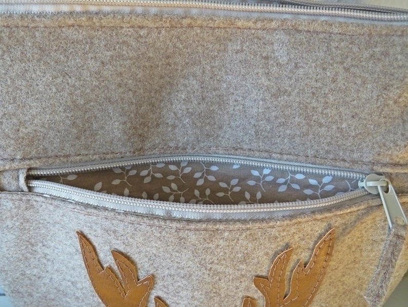 Rucksack Loden ANTON Beige mit Hirsch Applikation Rucksack Loden ANTON Beige mit Hirsch Applikation von Margritli Country Style