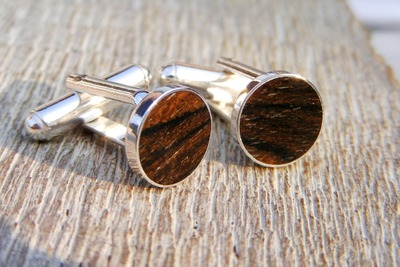 Manschettenknöpfe Silber 925 Ziricote Ø 10mm Manschettenknöpfe Silber 925 Ziricote Ø 10mm von Holzfelge