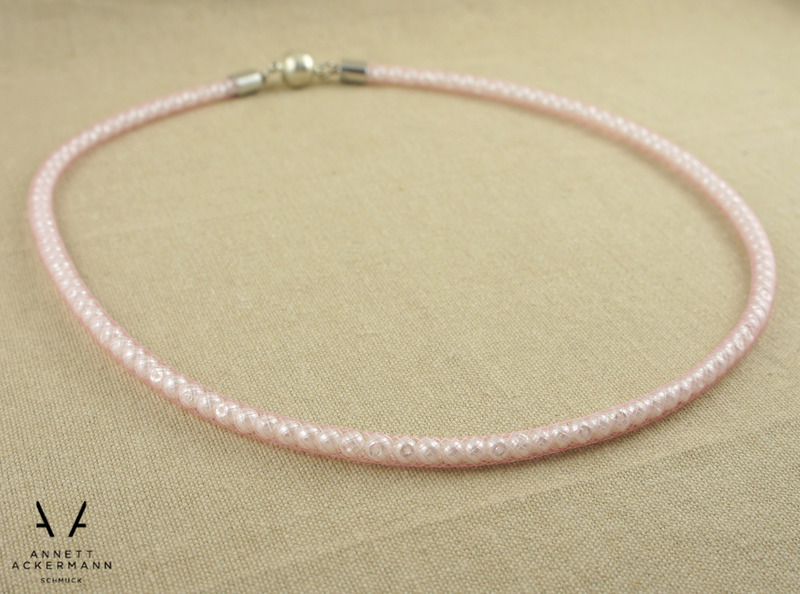 Rose Quartz //Armband & Kette // Perlen im Netzschlauch Rose Quartz //Armband & Kette // Perlen im Netzschlauch von Ackermann-Schmuck