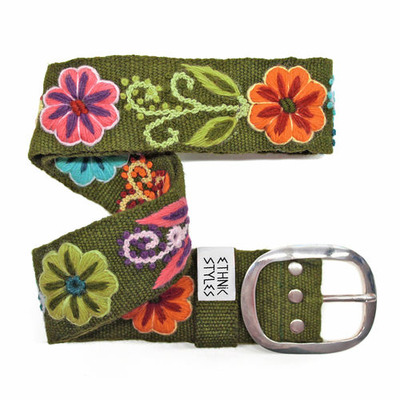 Bunt bestickter Ethno-Blumengürtel aus Peru in "Olivegrün" Bunt bestickter Ethno-Blumengürtel aus Peru in "Olivegrün" von ethnicstyles