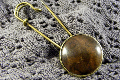 Tuchnadel / Kiltnadel Schwarznuss Holz Ø 25mm Tuchnadel / Kiltnadel Schwarznuss Holz Ø 25mm von Holzfelge