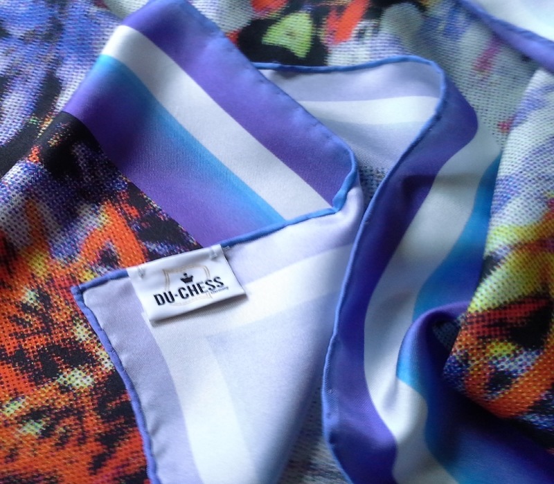 Kleid aus 4 Seidentücher von DU`CHESS Germany Kleid aus 4 Seidentücher von DU`CHESS Germany von DU`CHESS Germany