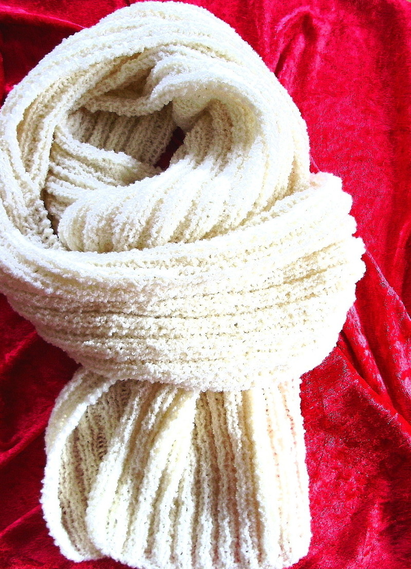 Schal★Strickschal★Boucle★in Creme★aus hochwertiger Wolle★handgestrickt★ Schal★Strickschal★Boucle★in Creme★aus hochwertiger Wolle★handgestrickt★ von Hobbyhaus