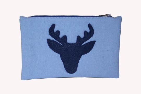 Stoff Clutch mit Hirschkopfmotiv in hellblau von Unikats-by-Sabine-Greim