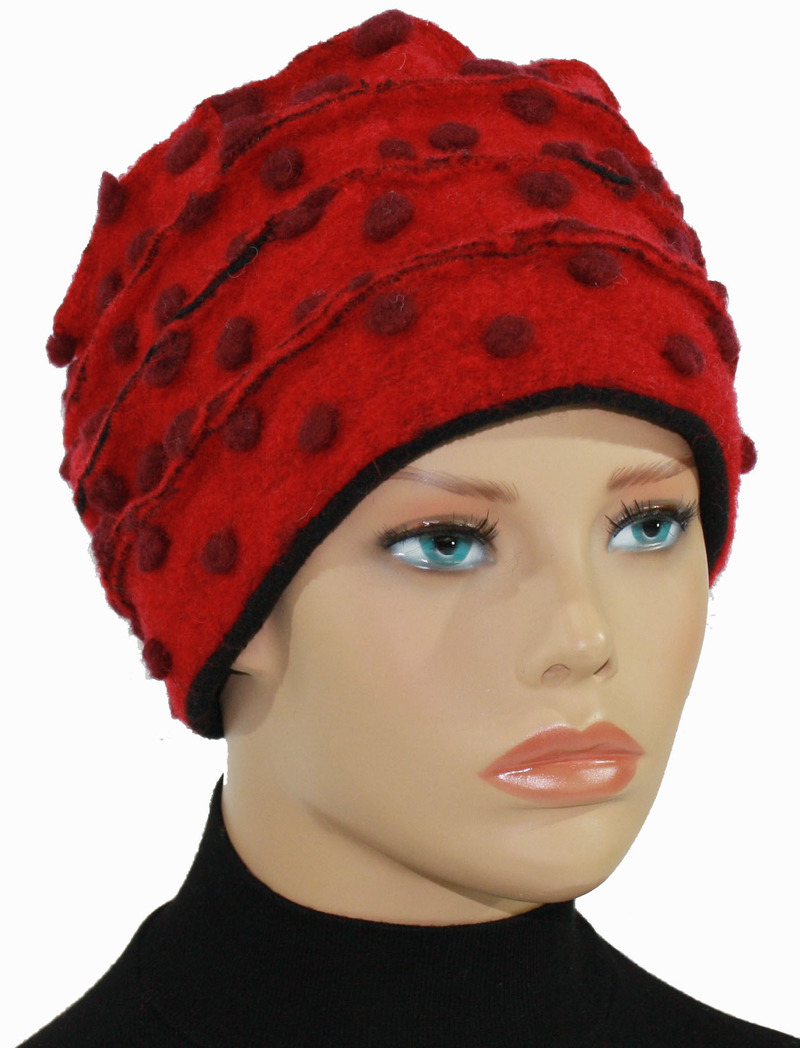 Damenmütze Wolle Walkmütze rot mit Tupfen von klennes