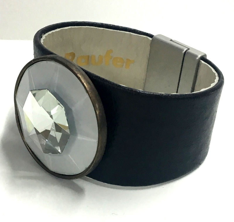 "Star W" Armreif Leder Glas von Alena-Raufer