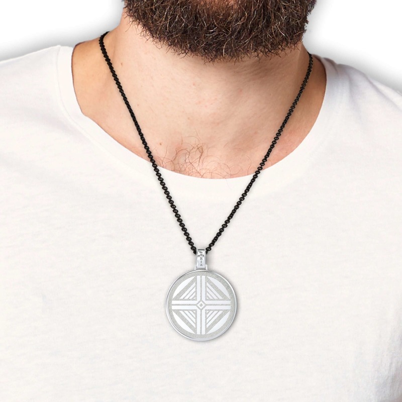 Power Kette mit Gravur auf Anhänger in Silber Power Kette mit Gravur auf Anhänger in Silber von Mania.Design - Die besondere Kette mit Gravur