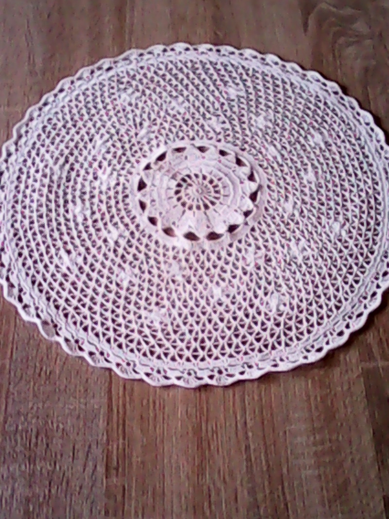 Nostalgisches Häkeldeckchen, 37 cm Durchmesser von Dreer-1