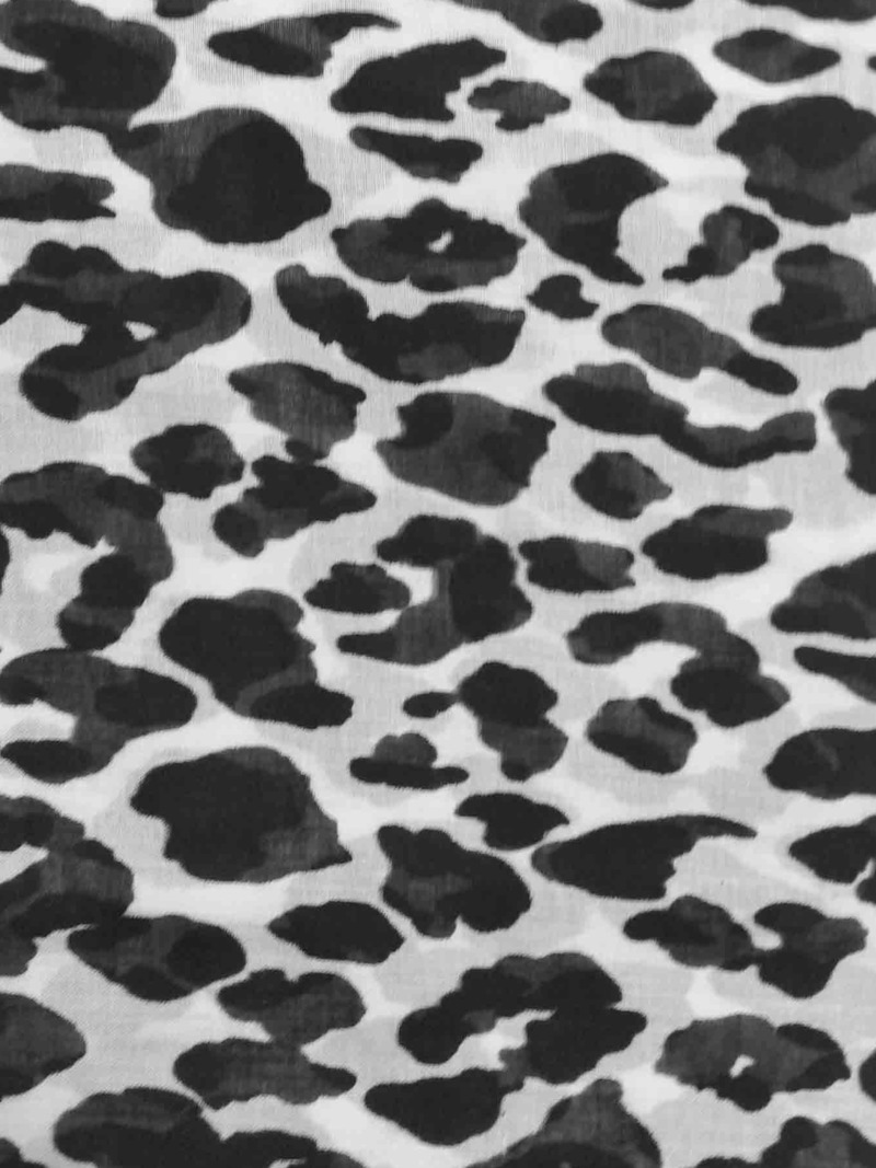 leichter Rundschal Tieger Muster schwarz weiss leichter Rundschal Tieger Muster schwarz weiss von klennes