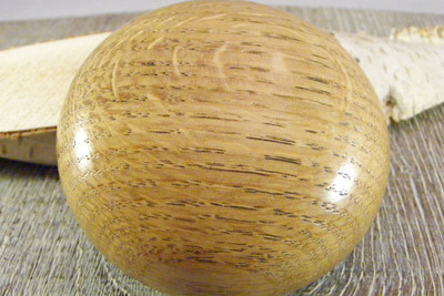 Flaschenöffner Kapselheber / Eiche Holz / Rund 73mm Flaschenöffner Kapselheber / Eiche Holz / Rund 73mm von Holzfelge