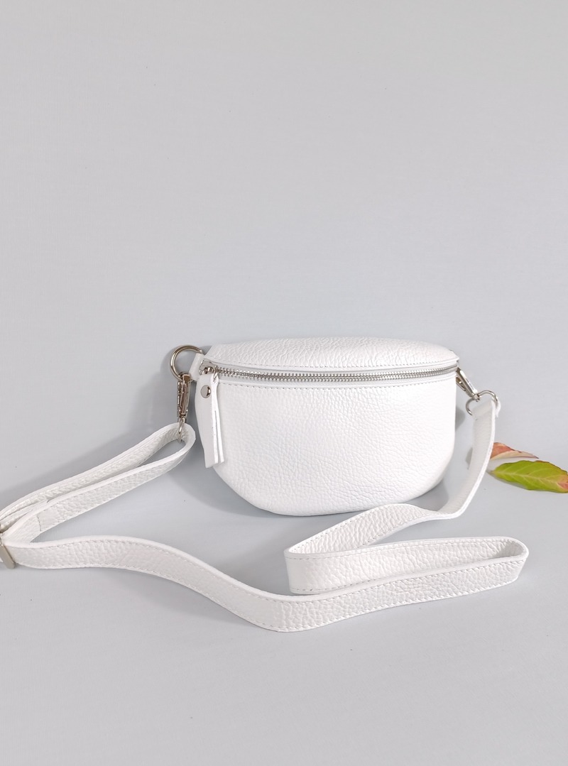 Bauchtasche Leder Umhängetasche Weiß Gürteltasche Nappaleder Crossbody Tasche mit Ledergürtel / gemustertem Riemen von BoutiqueSofi