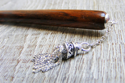 Haarstab mit Silberquaste Cocobolo Holz Ø 9mm Haarstab mit Silberquaste Cocobolo Holz Ø 9mm von Holzfelge