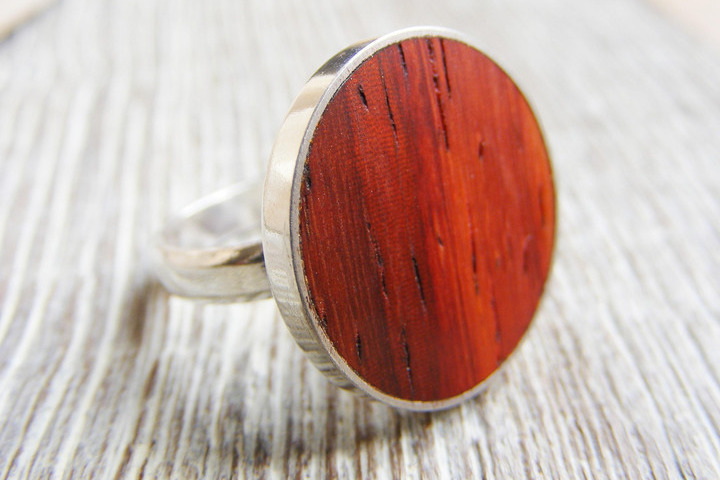 Holz Ring Silber 925 Padouk-Korallenholz Ø 18mm, G50 Holz Ring Silber 925 Padouk-Korallenholz Ø 18mm, G50 von Holzfelge