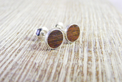 Holz Ohrstecker Silber 925 Bongossi Holz Ø 6mm Holz Ohrstecker Silber 925 Bongossi Holz Ø 6mm von Holzfelge