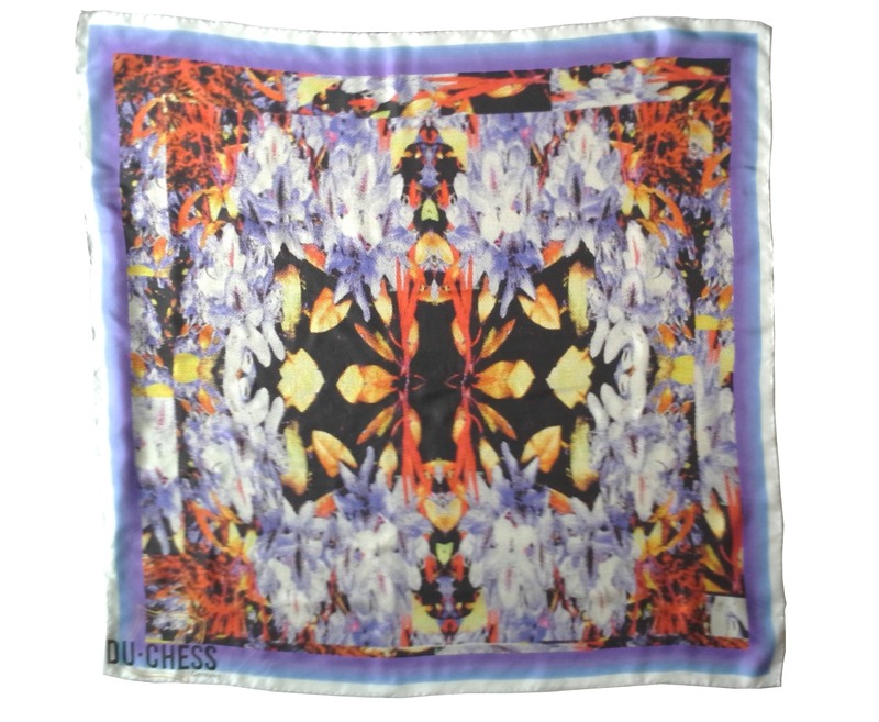 Kleid aus 4 Seidentücher von DU`CHESS Germany Kleid aus 4 Seidentücher von DU`CHESS Germany von DU`CHESS Germany