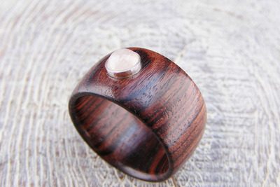 Holz Ring Veilchenholz / Rosenquarz Ø 5mm G56 von Holzfelge