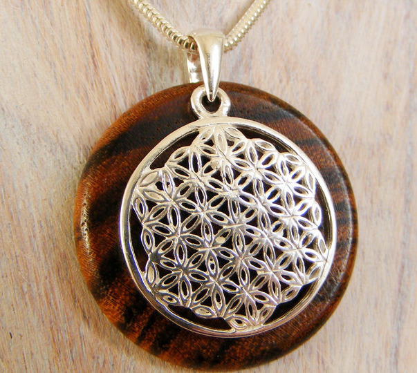 Silberkette Holzanhänger, Bocote Ø30mm + Blume des Lebens Silberkette Holzanhänger, Bocote Ø30mm + Blume des Lebens von Holzfelge