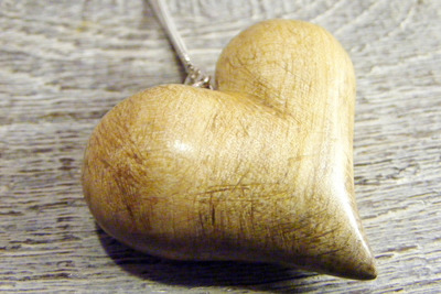 Silberkette Herzanhänger, Eschenholz Länge:70cm Silberkette Herzanhänger, Eschenholz Länge:70cm von Holzfelge