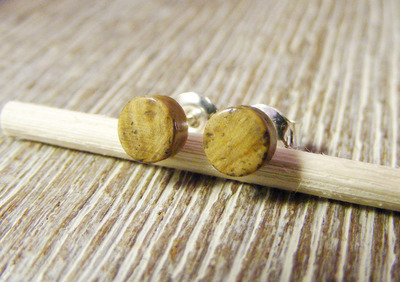 Holz Ohrstecker Silber 925 Eiche-Maser Holz Ø 5mm Holz Ohrstecker Silber 925 Eiche-Maser Holz Ø 5mm von Holzfelge
