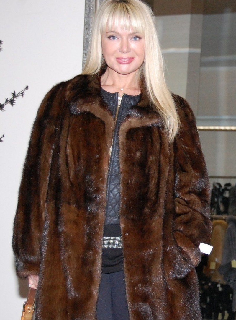 Zum Heranzoomen mit der Maus über das Bild fahren      e-3736-PELZJACKE-NERZJACKE-MINK-NERZ-VISONE-HOPKA-PELZ-FUR-MEX-Gr-46-50     e-3736-PELZJACKE-NERZJACKE-MINK-NERZ-VISONE-HOPKA-PELZ-FUR-MEX-Gr-46-50  Ähnlichen Artikel verkaufen? Selbst verkaufen Deta von pelz-mode