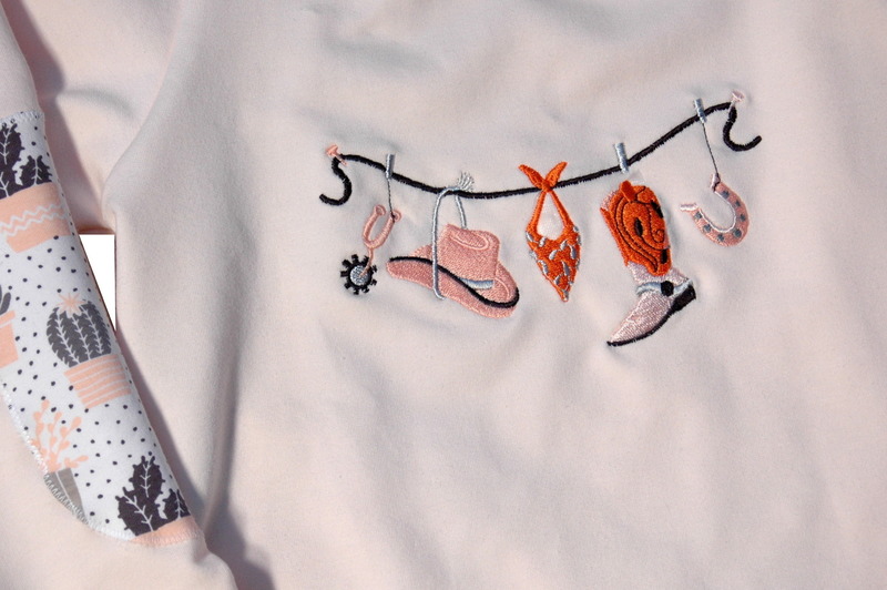 Mädchenkombination bestehend aus Top, Pulli und Leggin Gr. 122/128 Mädchenkombination bestehend aus Top, Pulli und Leggin Gr. 122/128 von C-Fashion-Design