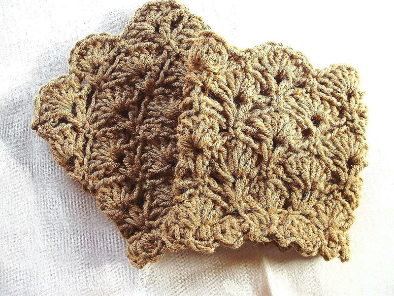 Pulswärmer★in braun★im Muschelmuster★gehäkelt★ Pulswärmer★in braun★im Muschelmuster★gehäkelt★ von Hobbyhaus
