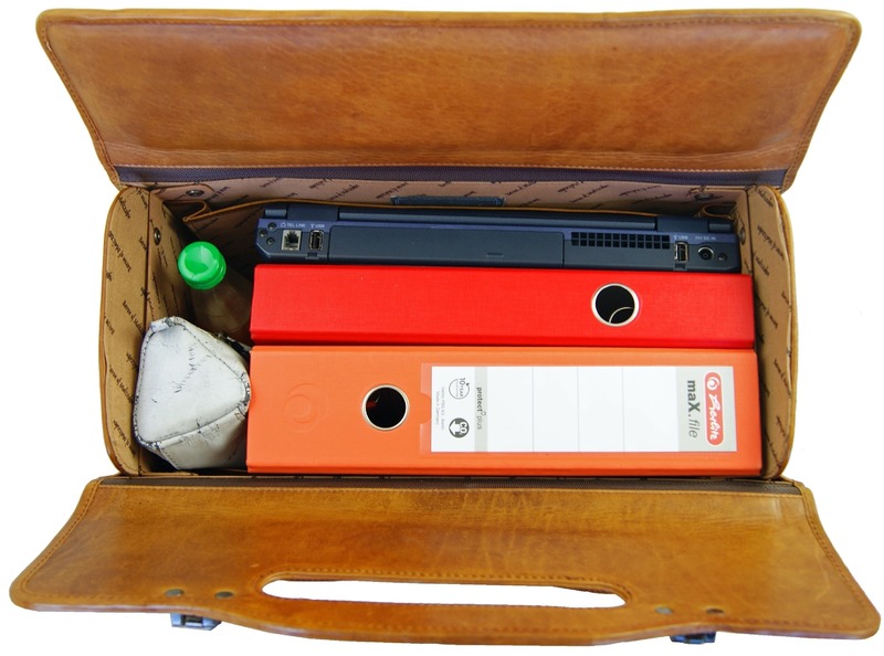 Aktentrolley Pilotenkoffer MONTGOLFIER aus Rodeo-Leder - inkl. Lederpflege Aktentrolley Pilotenkoffer MONTGOLFIER aus Rodeo-Leder - inkl. Lederpflege von Ledertaschenshop24