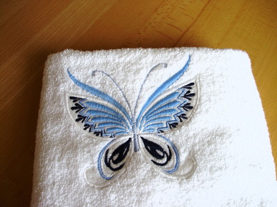 Handtuch♥Blue Butterfly♥weiss mit einem schönen Schmetterling♥bestickt♥ von Hobbyhaus