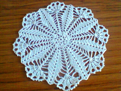 Häkeldeckchen, 22 cm Durchmesser Häkeldeckchen, 22 cm Durchmesser von Dreer-1