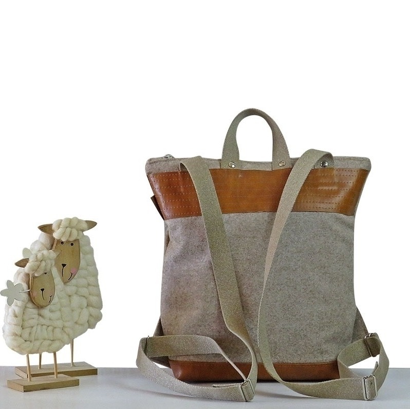 Rucksack Loden ANTON Beige mit Hirsch Applikation von Margritli Country Style