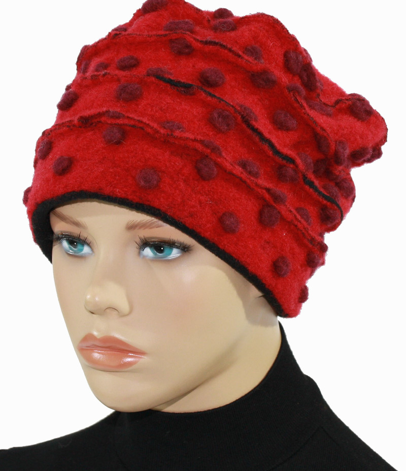 Damenmütze Wolle Walkmütze rot mit Tupfen von klennes