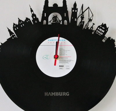 Schallplattenuhr Vinyluhr Vinyl Wanduhr aus Schallplatte - Hamburg Schallplattenuhr Vinyluhr Vinyl Wanduhr aus Schallplatte - Hamburg von Vintagist.com Online Shop für Vintage Dekoration u