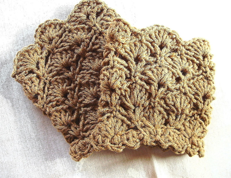 Pulswärmer★in braun★im Muschelmuster★gehäkelt★ Pulswärmer★in braun★im Muschelmuster★gehäkelt★ von Hobbyhaus