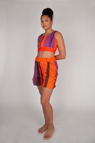 ꩸᭪ၡိကြား (BLÆNQ) Damen Kurze Yoga Shorts // All-Over-Print // Fou De Toi // Bio-Baumwolle von ꩸᭪ၡိကြား (BLÆNQ)