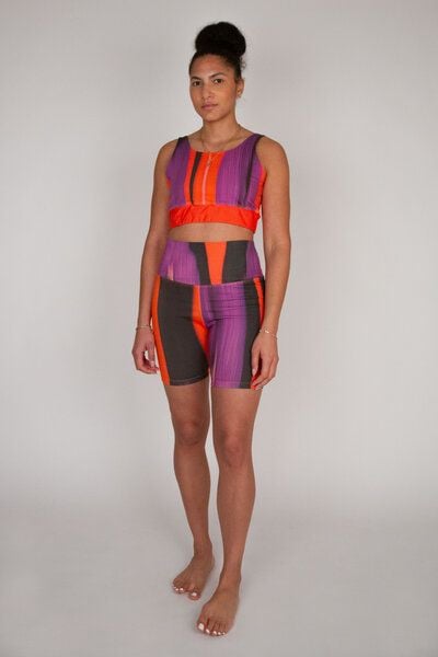 ꩸᭪ၡိကြား (BLÆNQ) Damen Yoga BH & kurze Leggings // All-Over-Print // Paradise Valley // Bio-Baumwolle von ꩸᭪ၡိကြား (BLÆNQ)