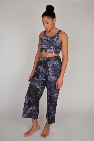 ꩸᭪ၡိကြား (BLÆNQ) Damen Yoga BH & weite Yoga Hose // All-Over-Print // Lucky Star // Bio-Baumwolle von ꩸᭪ၡိကြား (BLÆNQ)